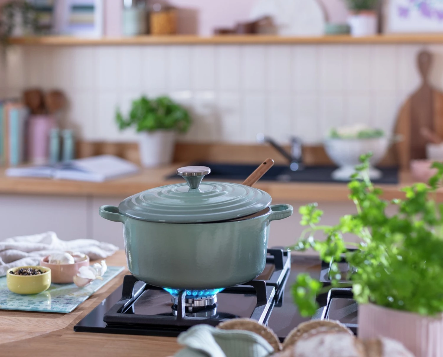 Habitat 3.3 Litre Cast Iron Casserole Dish - Green 3 Habitat 3.3 Litre Cast Iron Casserole Dish - Green - Image 2