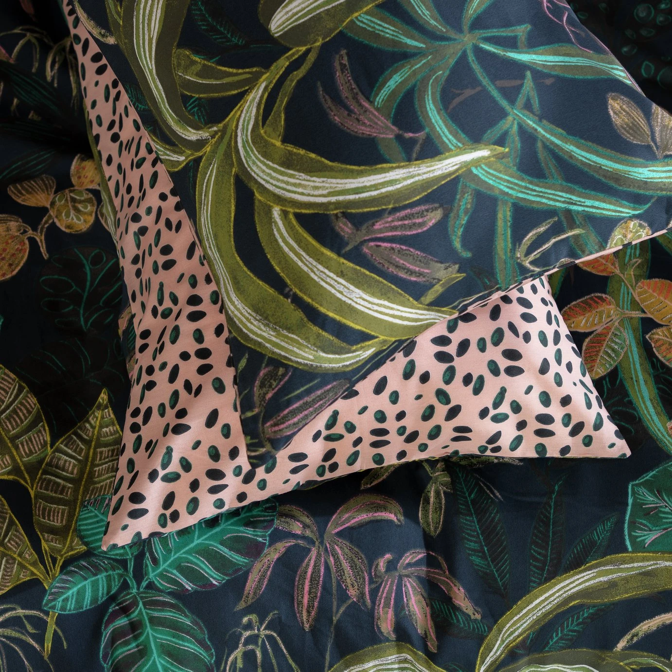 Habitat Botanical Print Multicolor Bedding Set - Double 6 Habitat Botanical Print Multicolor Bedding Set - Double - Image 4